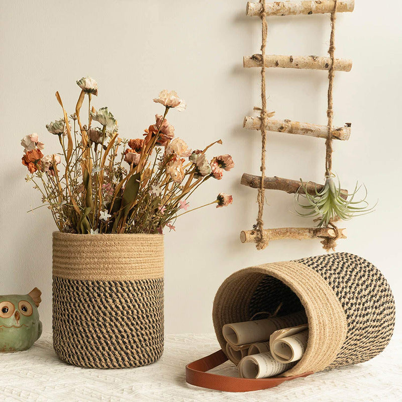 Panier suspendu rotin tressé fait main — décoration boho naturelle