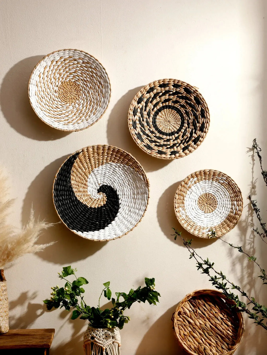 Décoration murale artisanale en osier naturel style bohème chic pour salon et maison moderne DARINOVA