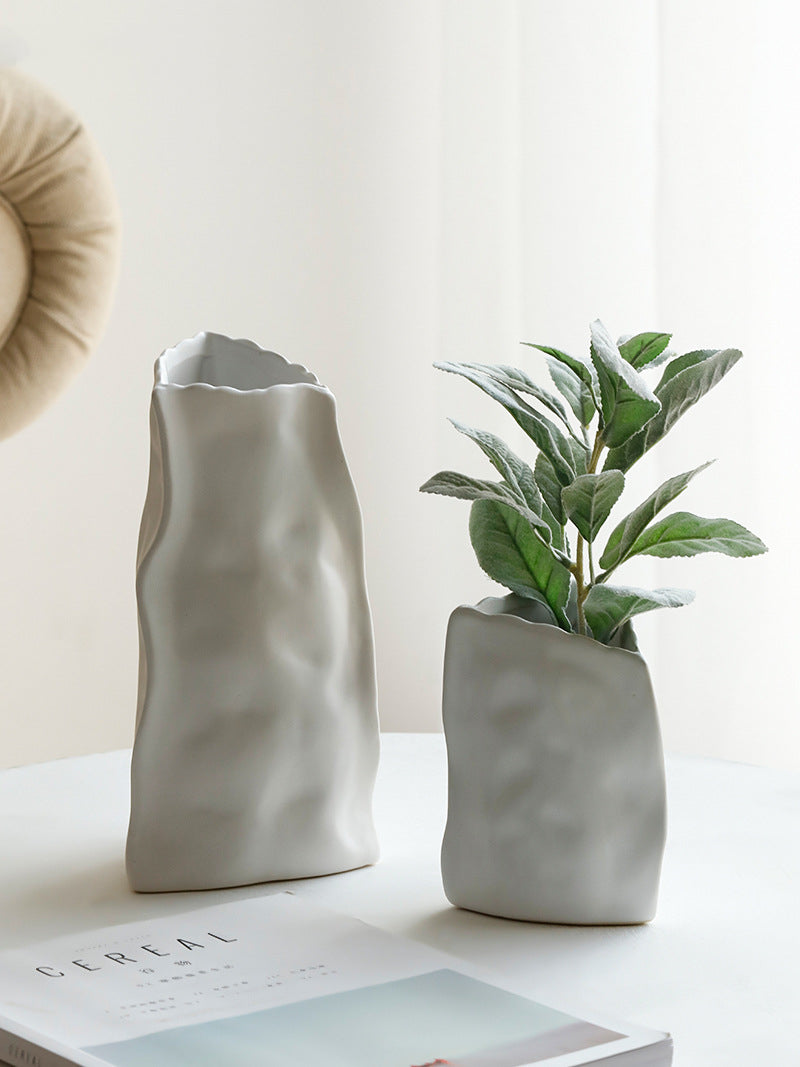 Vase céramique irrégulier nordique artisanal — décoration maison