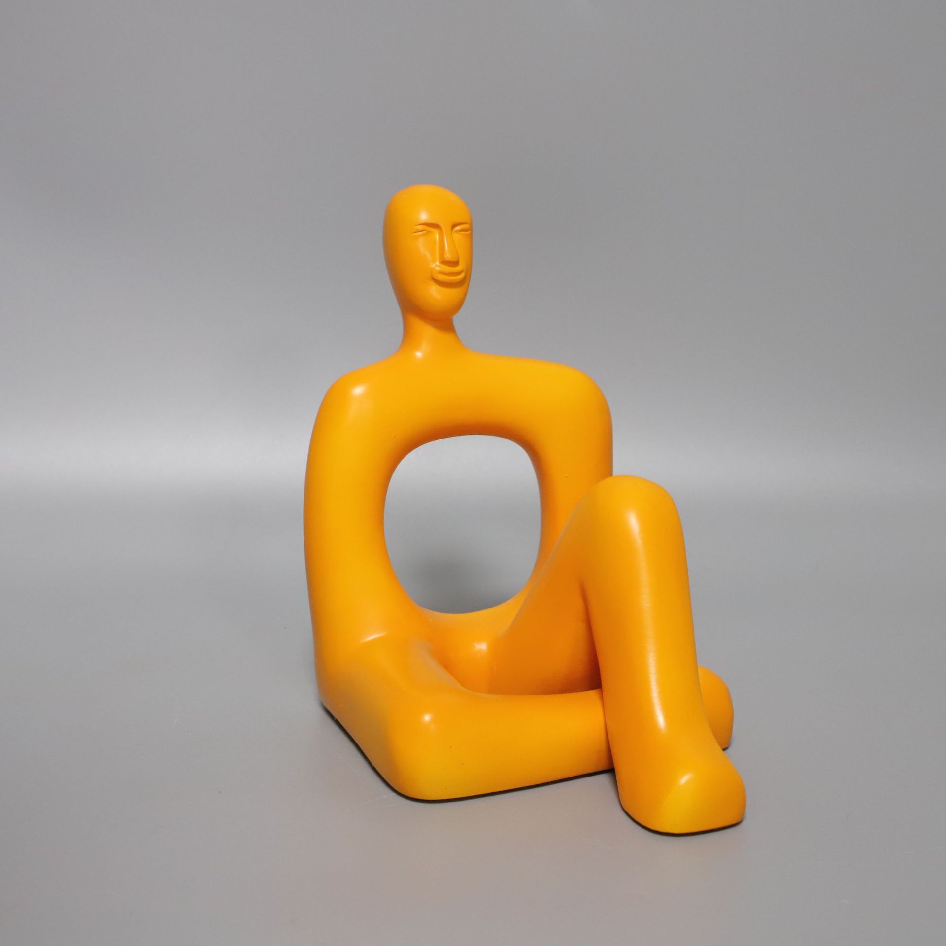 Sculpture résine blanche minimaliste — art moderne maison